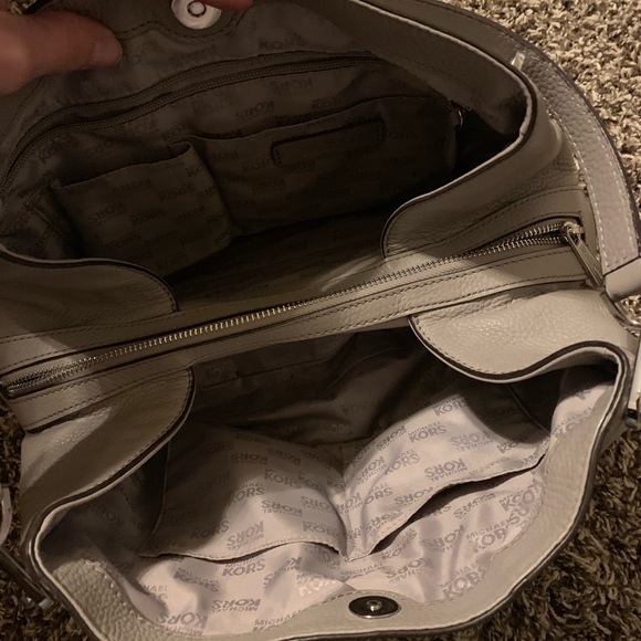 Michael Kors Leightom EUC. Carried for a month. Smoke and pet free home. - Picture 3 of 3